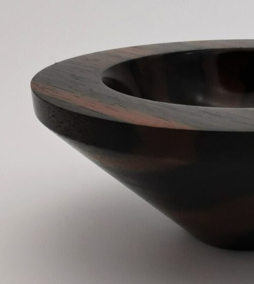 Makassar Schale (konisch)