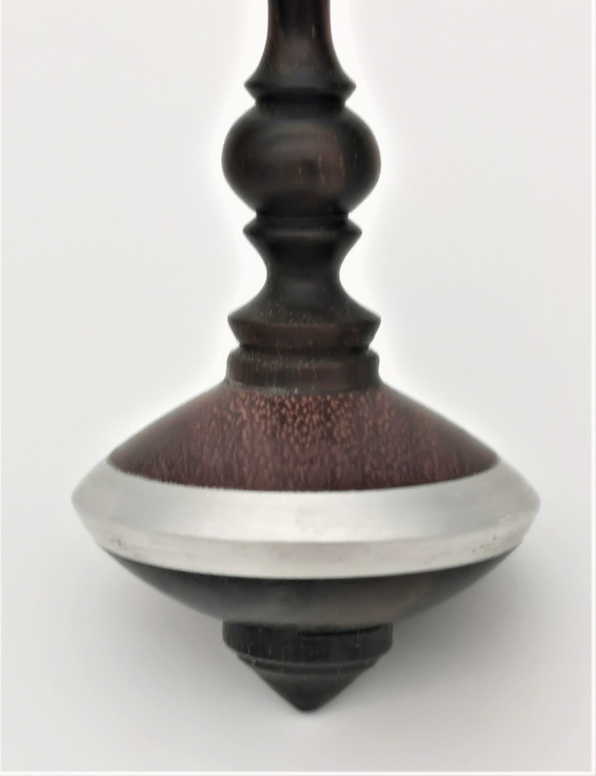 Makassar Kreisel (Amaranth und Aluminium) – Bild 2