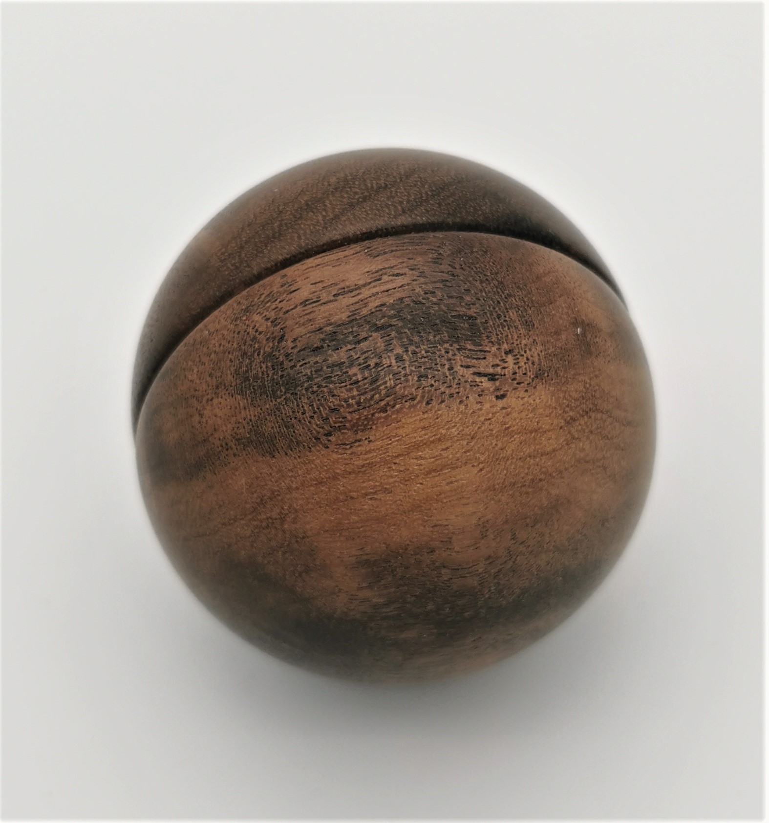 Nussbaum Dose (Kugel) – Bild 2