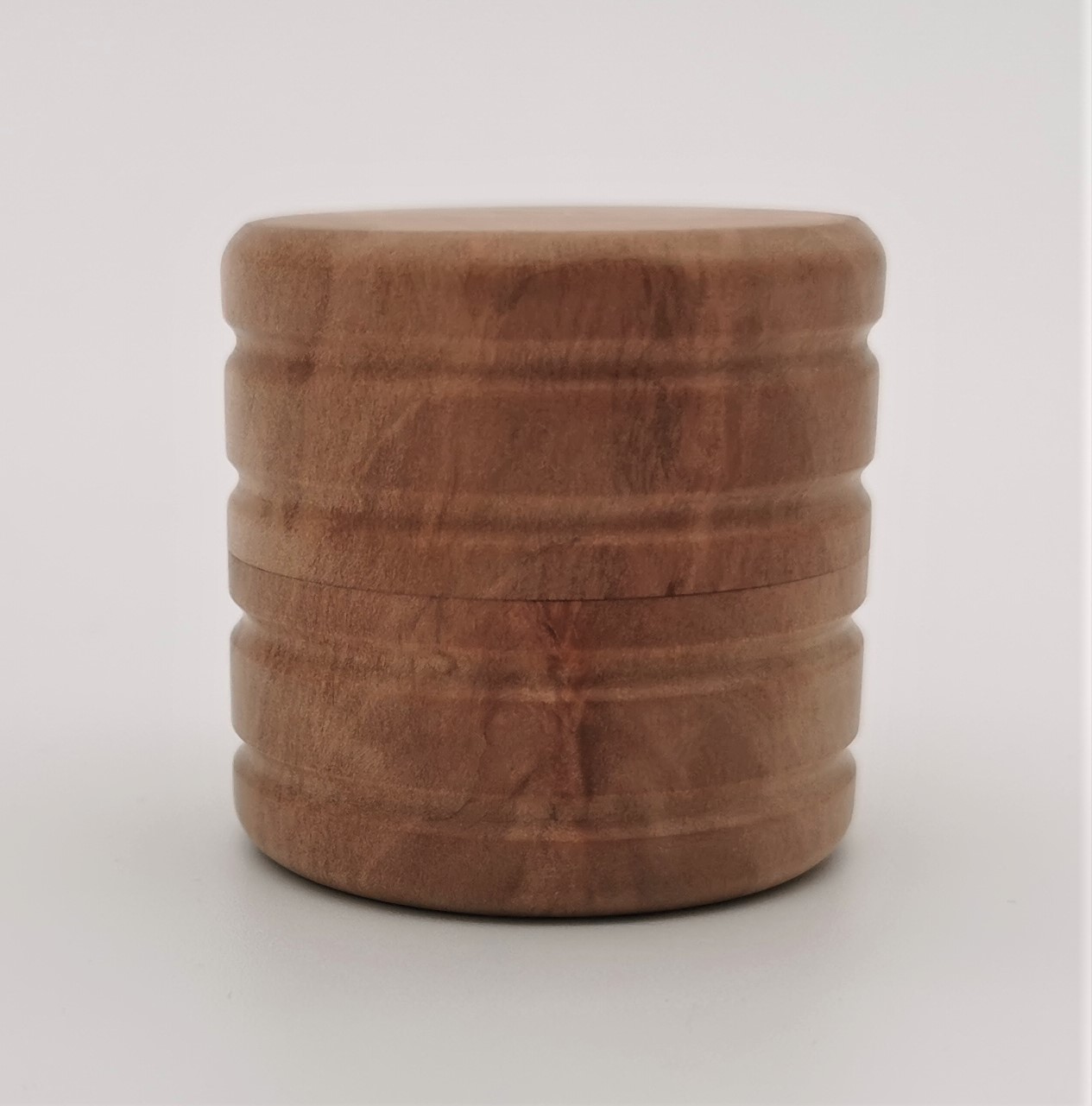 Kleine Schraubdose mit Rillen aus Bergahorn – Bild 6